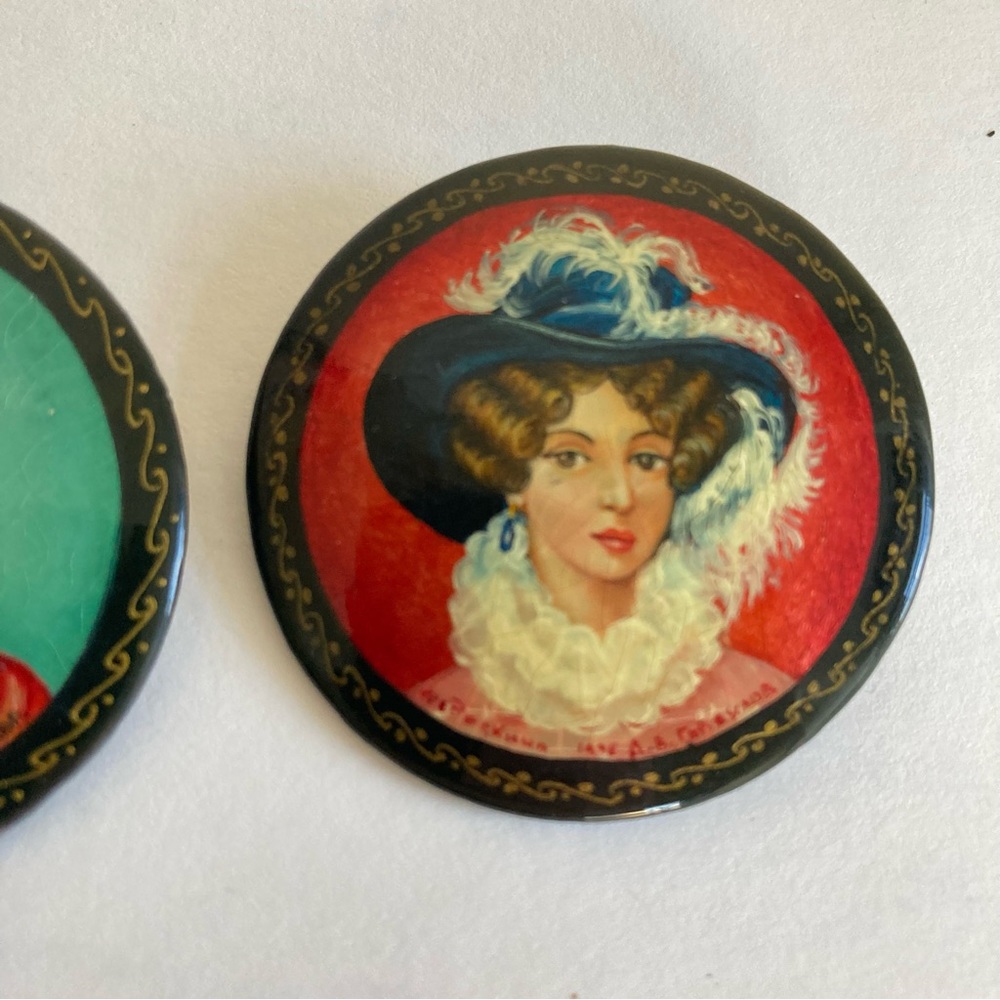 Russian Lacquer Pin Brooch Vintage Lot Ladies Royal Bright Colors Hat Signed View 3